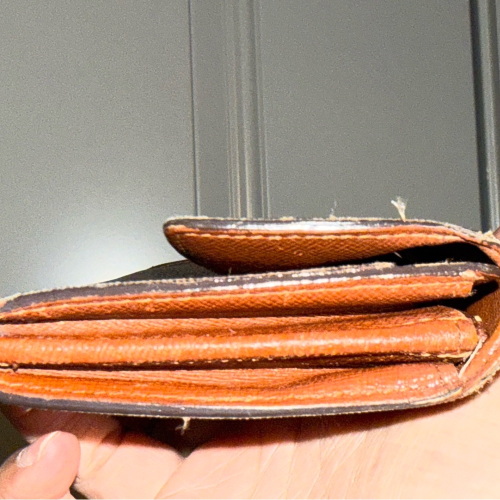 Louis Vuitton Monogram Sarah Wallet - Picture 8 of 11